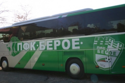 Потрошиха автобуса на "Берое" в Бургас часове преди мача с "Черноморец"