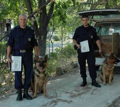 Старши полицаи Тянков и Колев с отличия, открили десетки кражби в Сънито