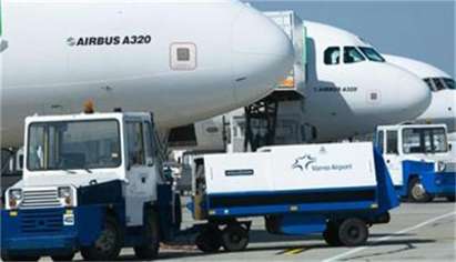 Самолет излезе от пистата на летище Варна, двама пострадаха