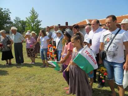 С панихида и цветя почетоха 110 години от Илинденско-Преображенското въстание в Росеново