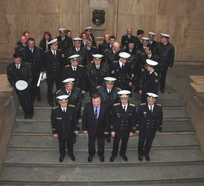 40 военноморски офицери посетиха Община Бургас