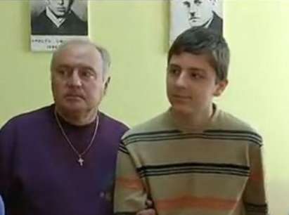12-годишно българче страда от тумор на хипоталамуса, за лечението му са нужни 50 000 евро
