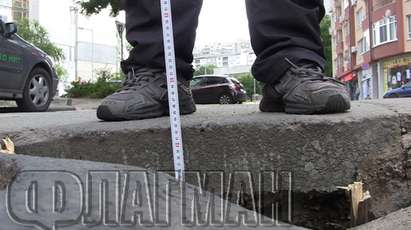 Капан за шофьорите в бургаския ж.к.„Изгрев“: 50-сантиметрови дупки зеят до „Билла“