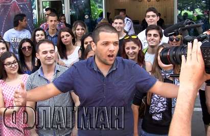 Стотици кандидати за слава напират в кастинга на X Factor в Бургас. Вижте култовите изпълнения! (ВИДЕО)