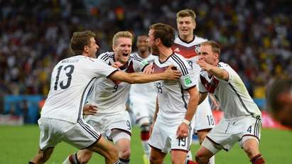 Германия е световен шампион, канцлерът Меркел ликува на "Маракана"  (ВИДЕО)
