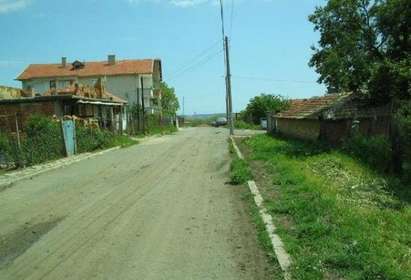 Несебърско село Тънково без вода насред сезона! Местните и туристи се къпят с канчета