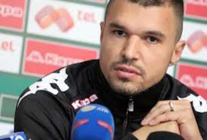 "Уест хем" отряза Валери Божинов, футболистът се върна без договор