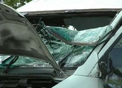 Бусът с пътници от Айтос се ударил в камион, няма пострадали
