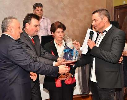 Бургаското ротарианство организира благотворителен коледен бал (СНИМКИ)