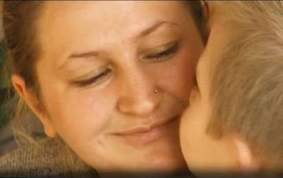 Бъбреците на Руска умират, 25-годишна майка мечтае да оздравее, за да си гледа детето