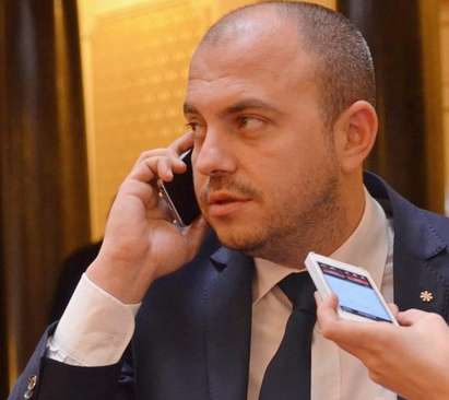 Депутатът Стефан Кенов: Запорът на заплатата ми е заради лизингово "Пежо 308", карах го 13 месеца и го върнах