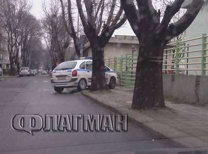 Пореден полицейски автомобил хванат в нарушение в Бургас, вижте го