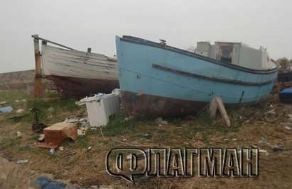 Махат старите и продънени лодки от Марината в Созопол, искат да правят Рибен пазар