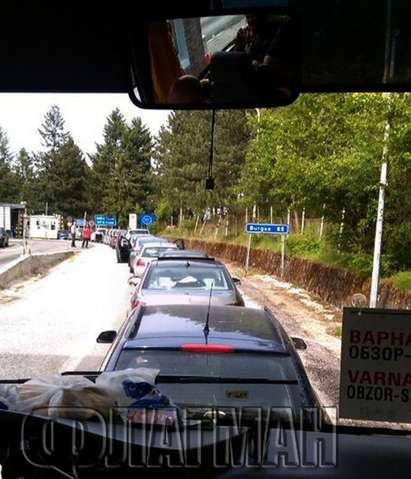 Кошмар на ГКПП Малко Търново, колони автомобили чакат в посока България