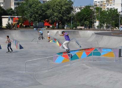 Вижте майсторските изпълнения на новия скейт парк в "Изгрев" (ВИДЕО)