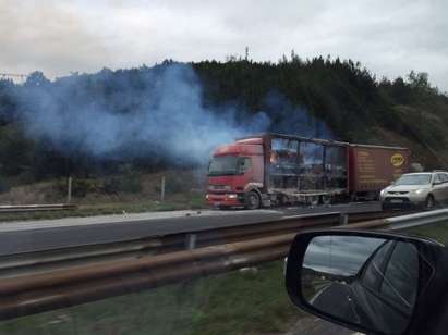 Камион се запали на магистрала "Тракия"