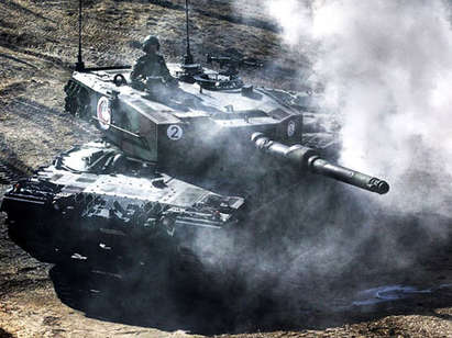 Става горещо! Турция дрънка оръжия, праща още 20 танка на сирийската граница