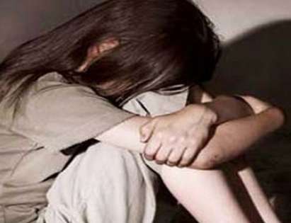 Петима мъже получиха общо 55 години затвор за брутално изнасилване на малолетна бургазлийка