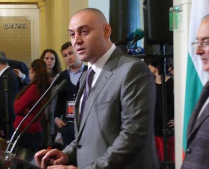 Първо във „Флагман”: Бургаският депутат Хюсеин Хафъзов стана зам.-председател на новата партия ДОСТ