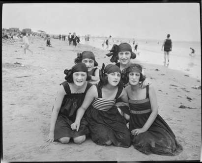 Вижте плажната мода преди 100 години (СНИМКИ)