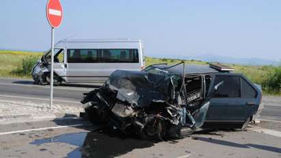 Помориец катастрофира с Мерцедеса си след бясно шофиране до летище Бургас