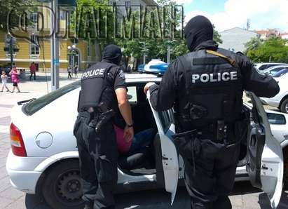 15-те арестувани днес напълниха приемното на МБАЛ-Бургас