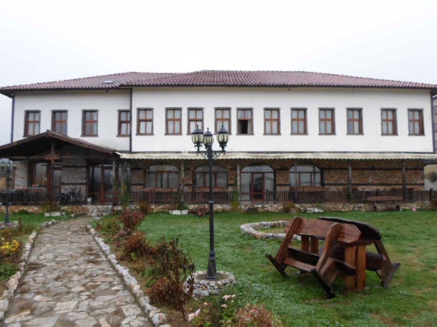 Дългове извадиха на публична продан атрактивен хотел в Малко Търново