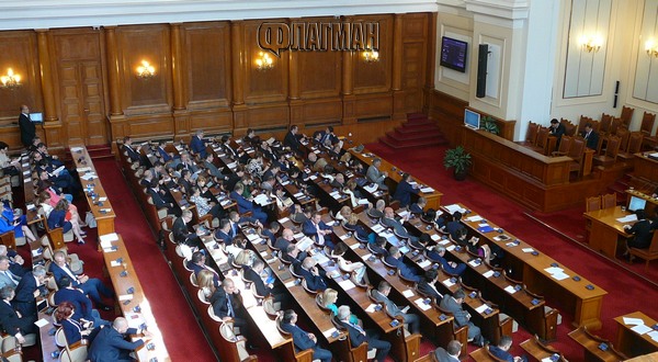 Парламентът прие на първо четене антикорупционния закон „Кунева” (допълнена)