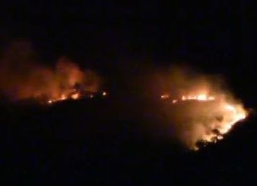 Огнен ад край границата с Турция, горят 250 декара между четири села