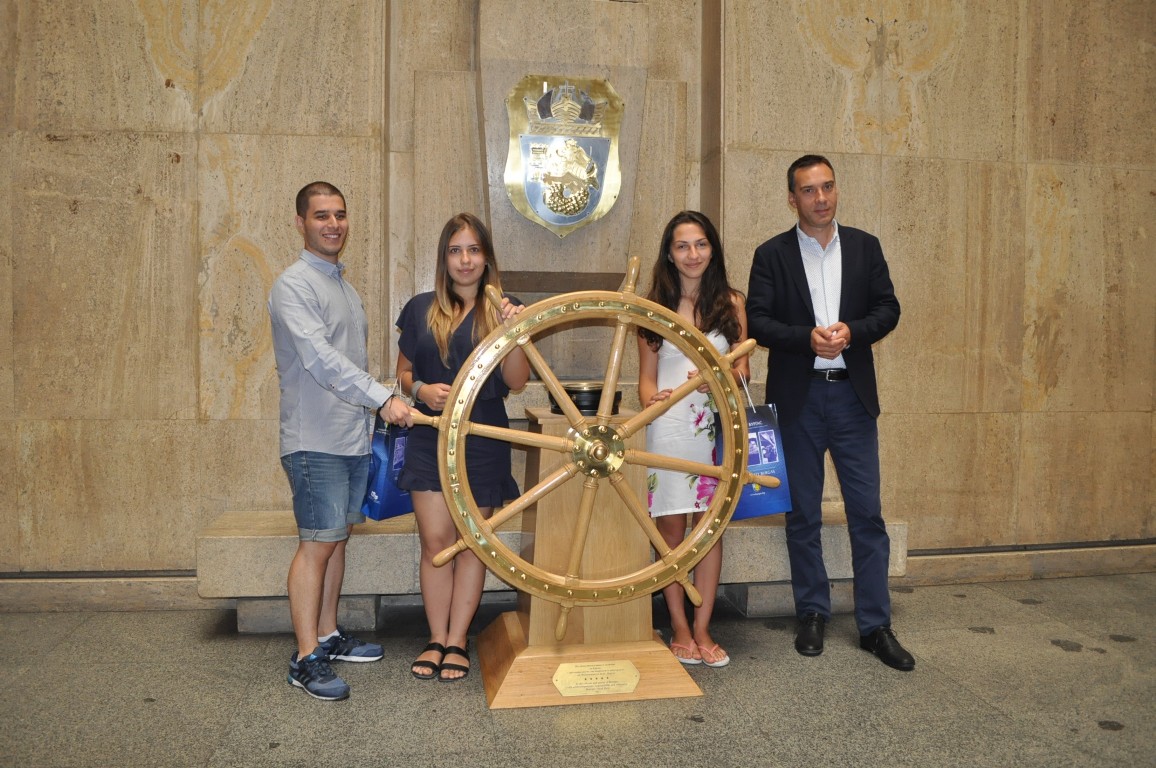 Кметът Димитър Николов поздрави учениците от Английската гимназия, които се представиха блестящо на Световният MOS шампионат