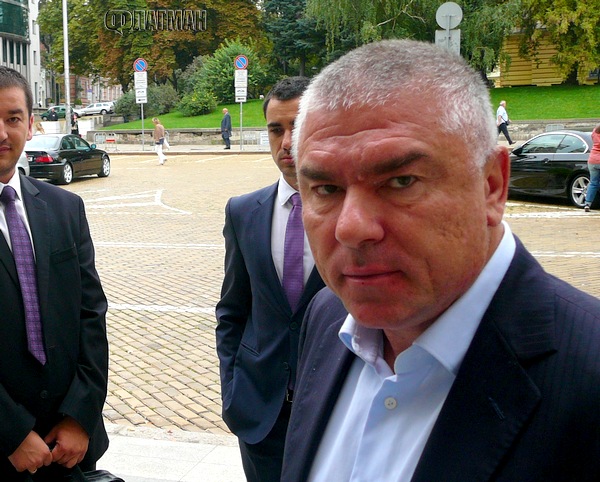 Марешки: Защо премиерът не сезира прокуратурата за думите на Цветан Василев?