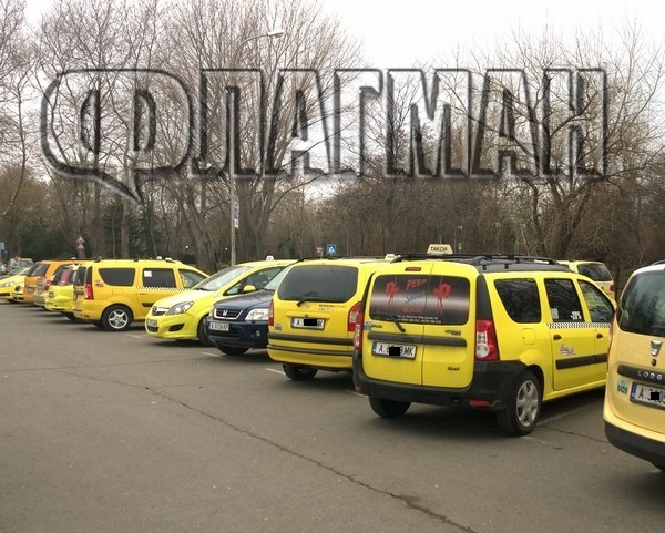 Бургаски таксиджия скандализира: Не разбирам от какво се оплакват колегите, това лято съм изкарал около 3 бона