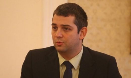 Депутатът от ДБГ Димитър Делчев: Въвеждането на електронното гласуване е равносилно на избирателна урна във всеки дом