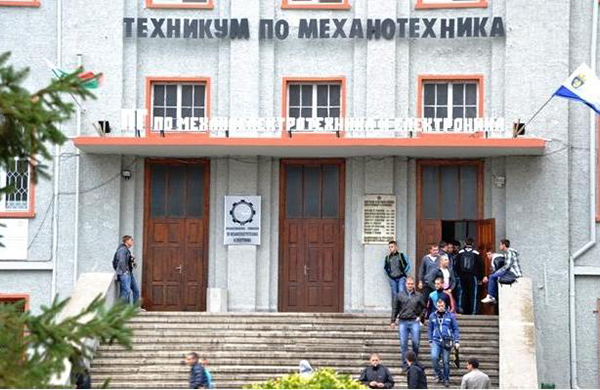 16-годишен отличник „взривил” Механото в Бургас, пратиха го при училищния психолог