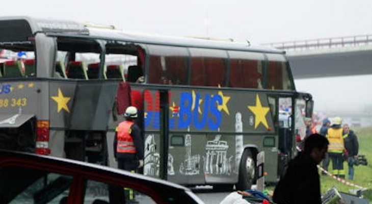 Ужас в Унгария! Петима загинаха при тежка катастрофа с автобус