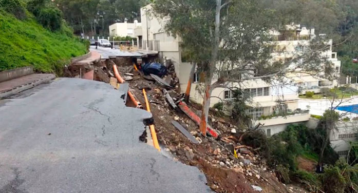 Улици пропаднаха в Малага след проливните дъждове