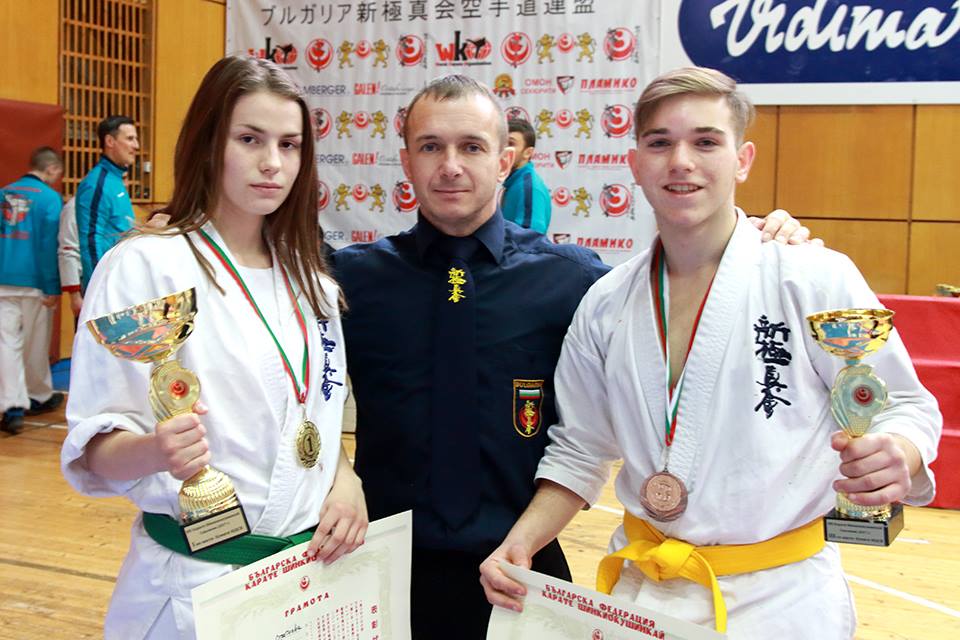 Гордост! Каратисти от Приморско спечелиха златните медали на Републиканското първенство