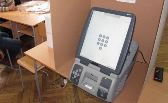 "Лирекс": Оказа се невъзможно да намерим части за машините за гласуване