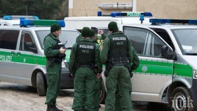Заподозрян в убийството на баба си прегази двама полицаи с кола в Германия