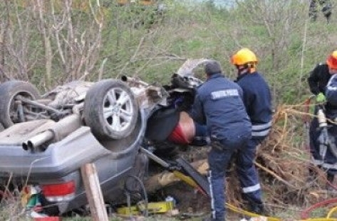 Кошмар на пътя Бургас-Средец! Шофьор с БМВ излетя от платното, откриха тялото му на метри от колата