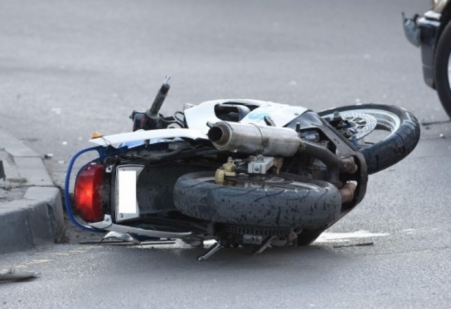 Млад моторист издъхна след зверска катастрофа