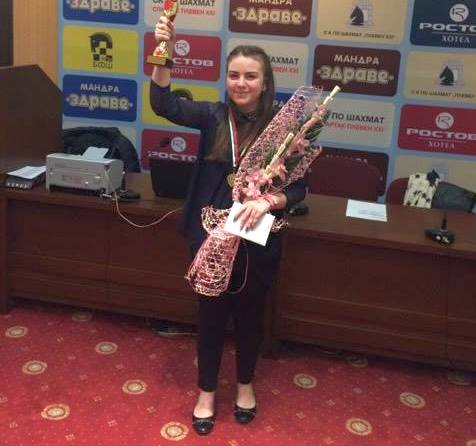 Сензационно! 13-годишно момиче от „Бургас 64“ стана шампион по шахмат при жените