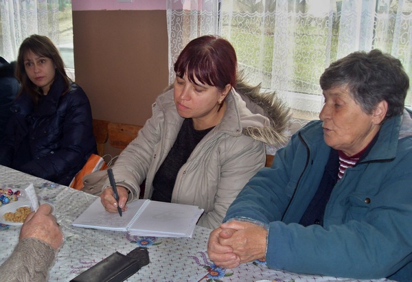 Канидатът за депутат от БСП Милена Куртова-Радева се срещна с жители на айтоските села Тополица и Черноград