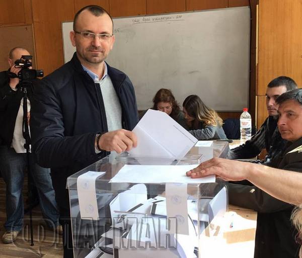 Областният управител на Бургас Вълчо Чолаков: Дадох вота си, за да продължи България по европейския си път