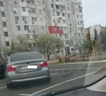 Ето така се паркира БМВ в Бургас