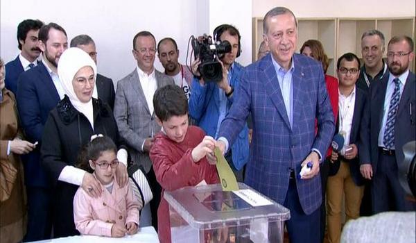 Ердоган: Този референдум е за съвременната цивилизация на Турция, мечтана от Ататюрк