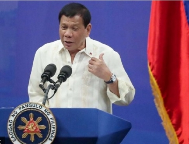Либералите пращат на съд президента на Филипините, разчистил силово улиците от наркодилърите