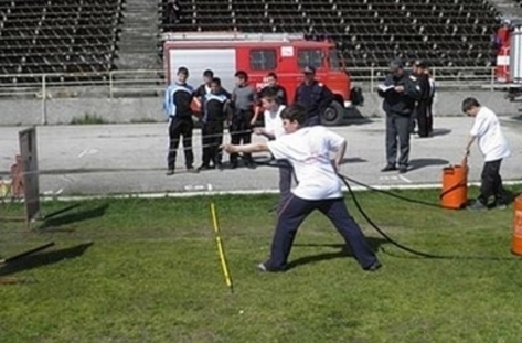 Млади пожарникари мерят сили на турнир в Созопол