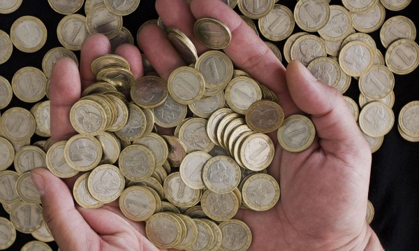 Кражба "на дребно": Таксиджия сви 200 лева на монети