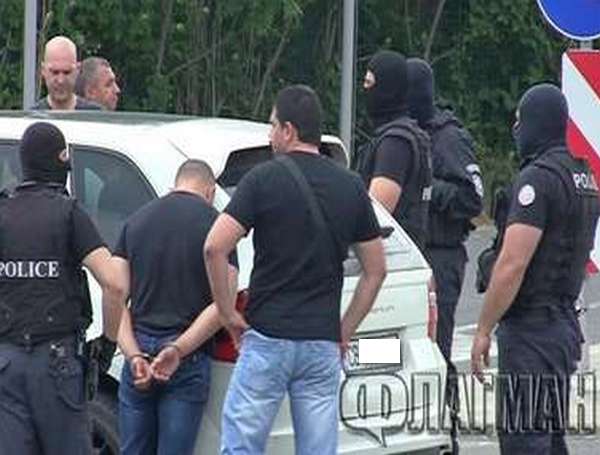 Извънредно! Бургас ври от полиция. Чакат ли се зрелищни арести?